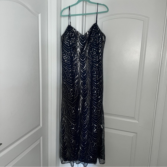 David’s Bridal DB Studio size 20 formal dress/gown Navy w/ Silver Sequins - Picture 5 of 6